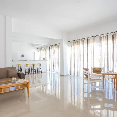 Angelos Hotel apartamentowy 3*